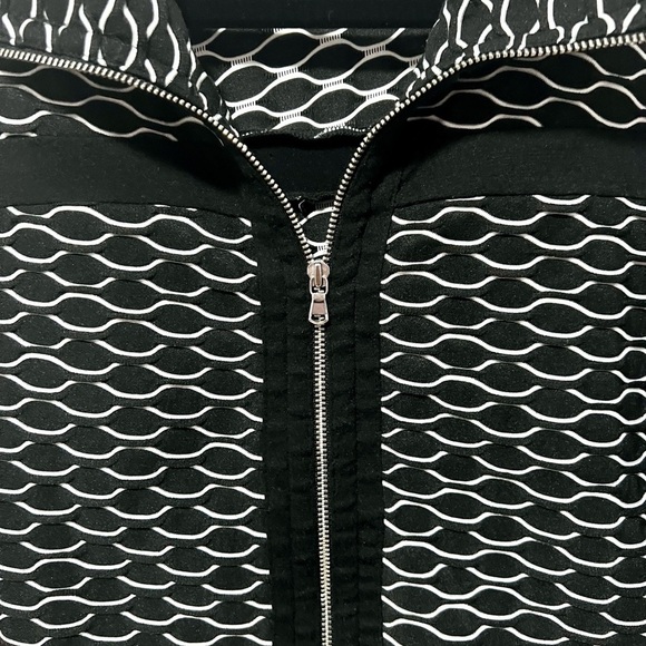 Chico's Black and White Zip-Up Jacket LARGE - Picture 7 of 8